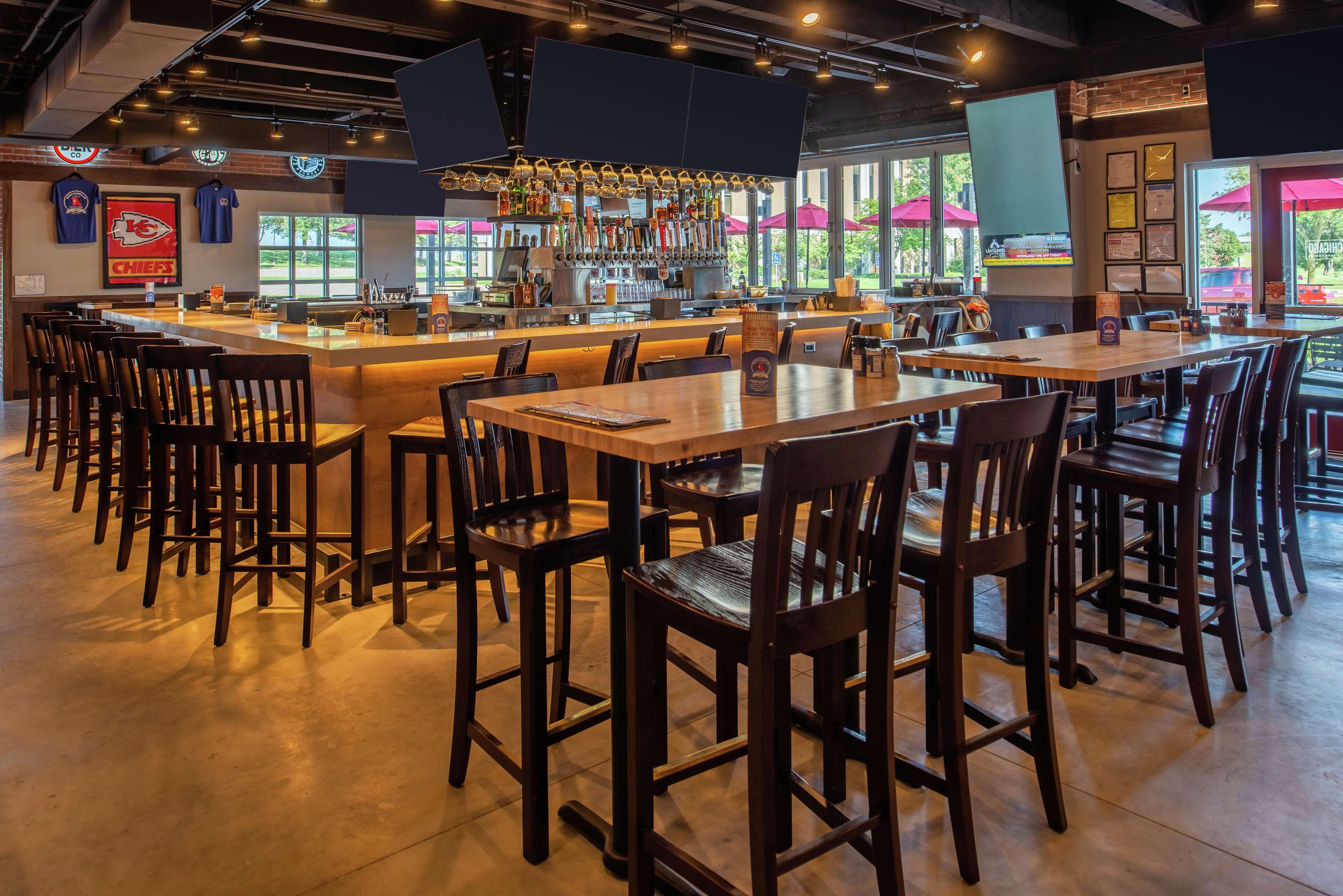 Hilton Garden Inn Kansas City Airport Mo מראה חיצוני תמונה