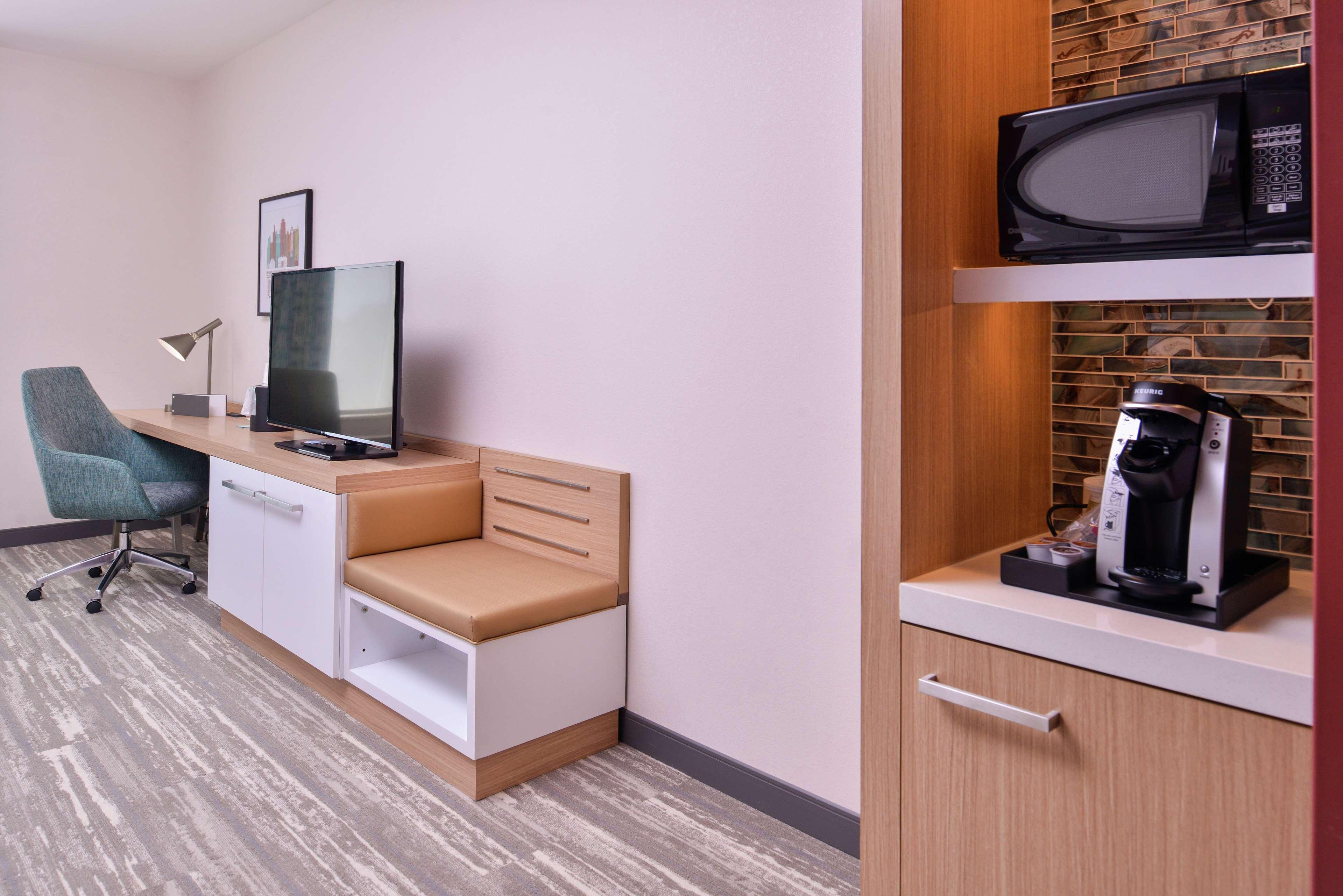 Hilton Garden Inn Kansas City Airport Mo מראה חיצוני תמונה