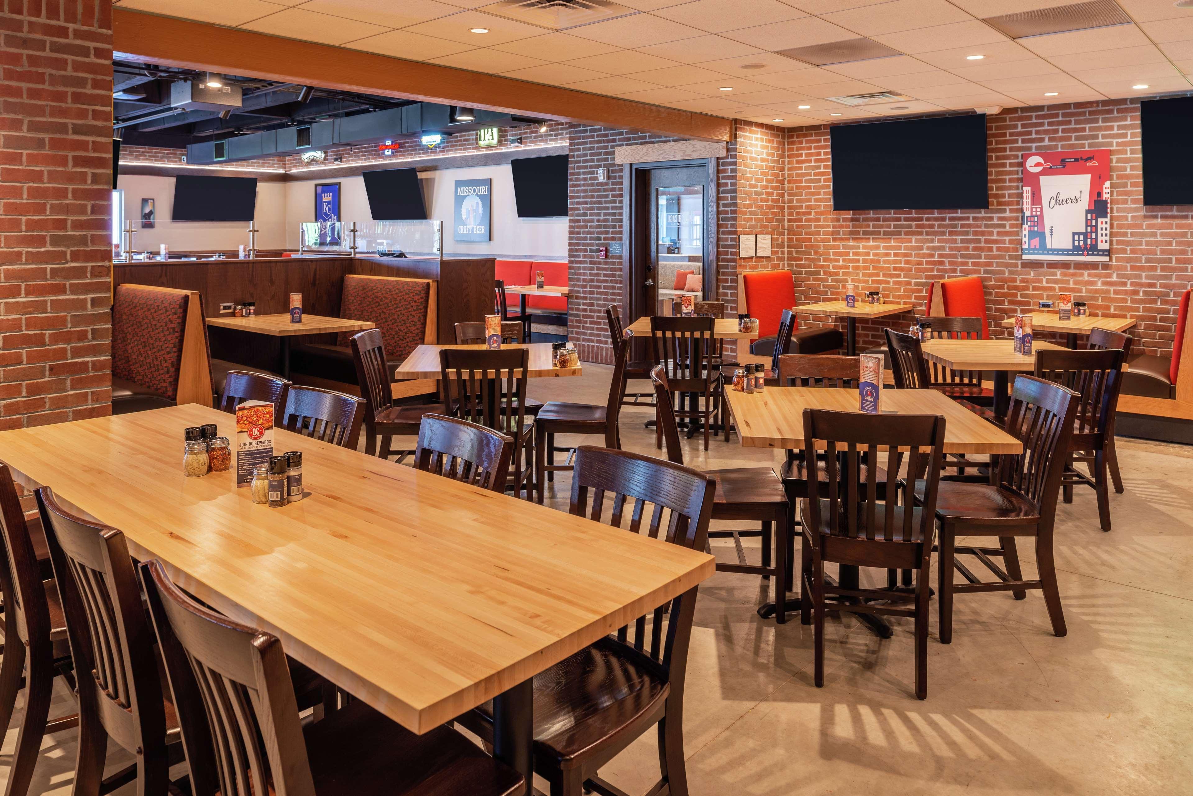 Hilton Garden Inn Kansas City Airport Mo מראה חיצוני תמונה