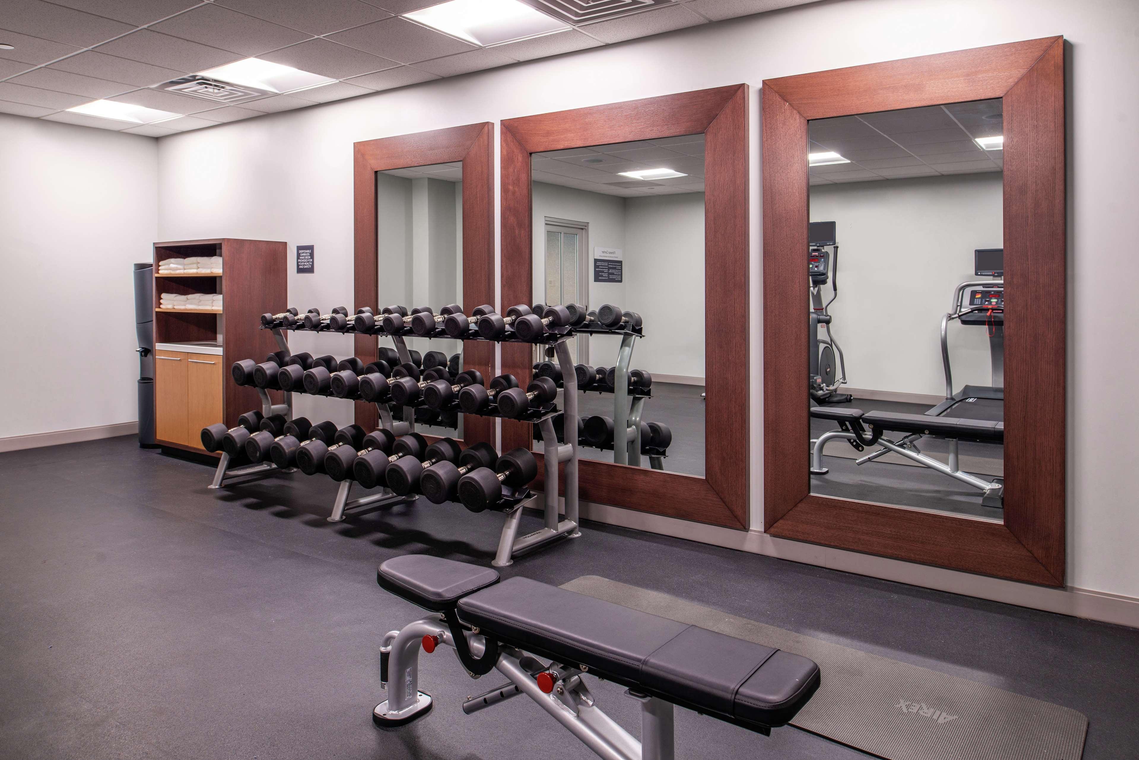 Hilton Garden Inn Kansas City Airport Mo מראה חיצוני תמונה