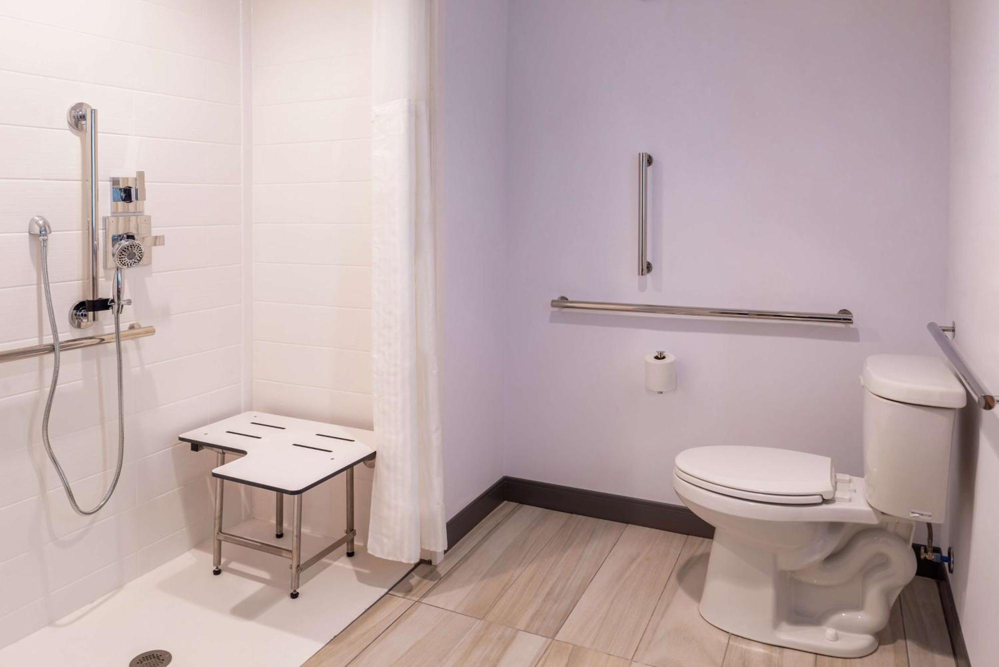 Hilton Garden Inn Kansas City Airport Mo מראה חיצוני תמונה