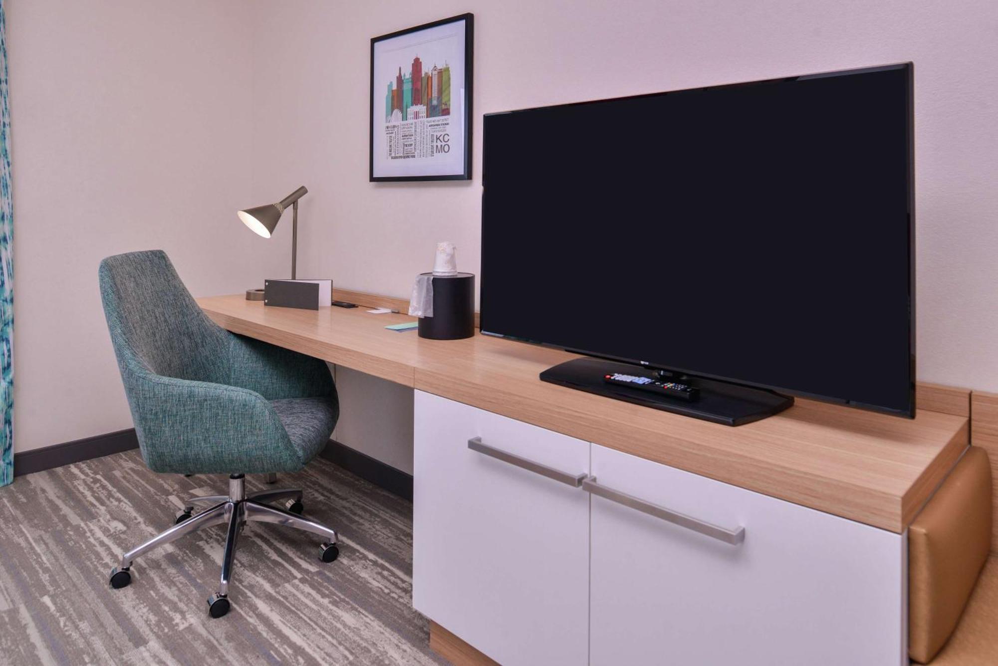 Hilton Garden Inn Kansas City Airport Mo מראה חיצוני תמונה